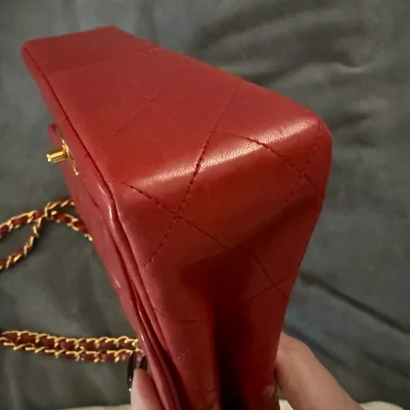 Chanel Red Quilted Leather Shoulder Bag - Picture 3 of 16